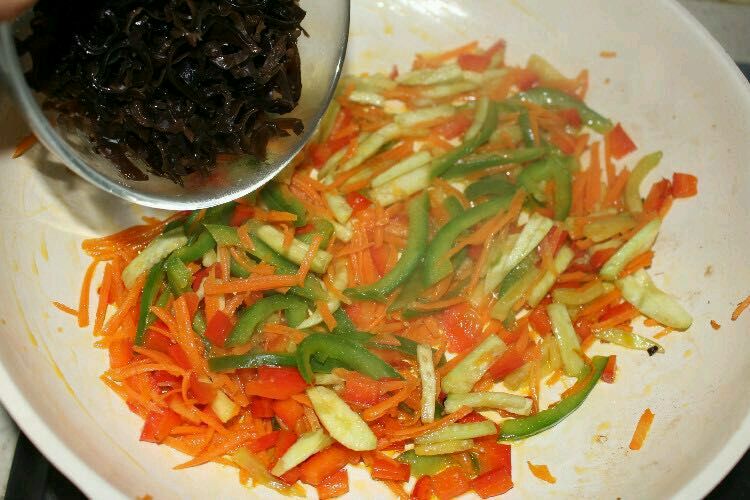 让宝宝流口水的下饭菜，专治各种食欲不振！宝宝版鱼香肉丝的做法图解9