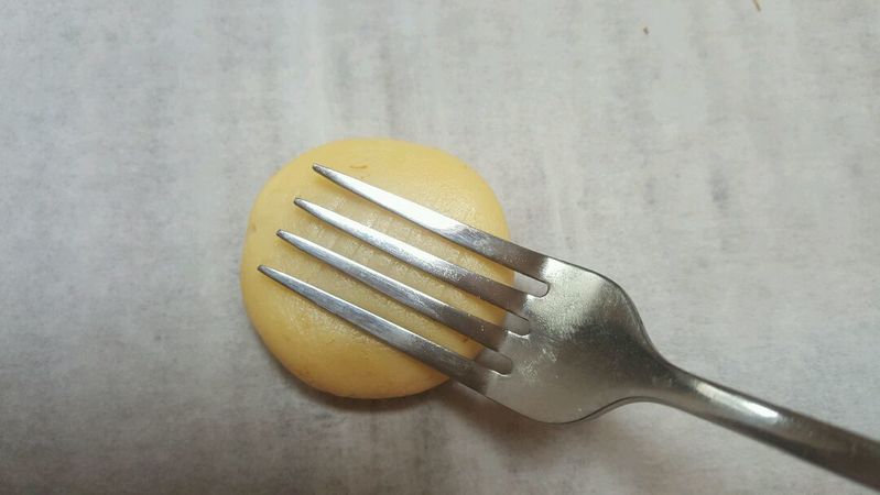 最健康又有营养的零食，是不是它？--肉松金丝小饼的做法图解7