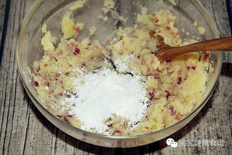 香浓绵软，适合宝宝的西式能量小饼  | 培根洋葱土豆饼的做法图解6