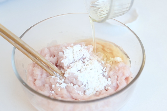 自制宝宝版鱼丸 宝宝辅食微课堂的做法图解8