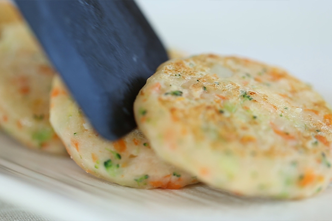 鲜虾蔬菜奶酪饼 宝宝辅食微课堂的做法图解13