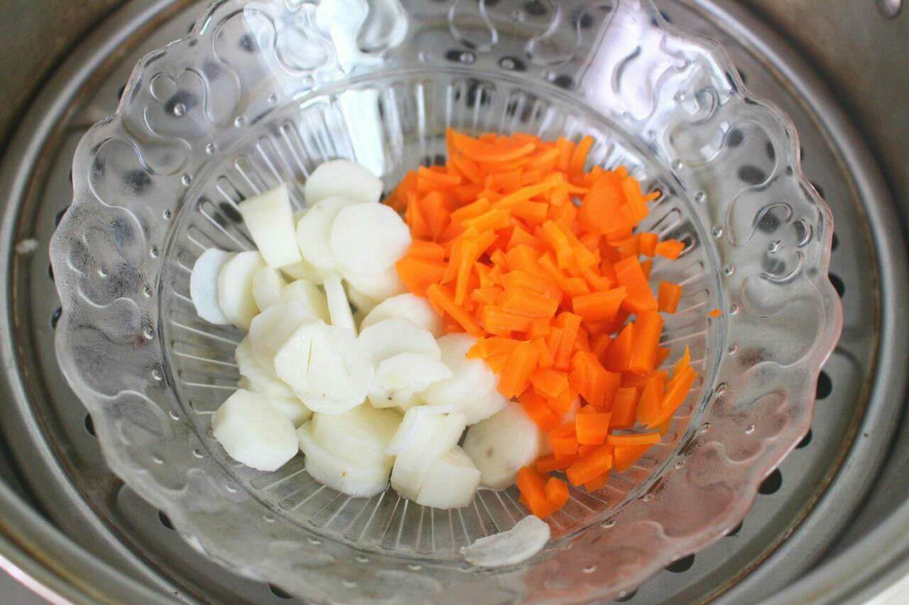 山药胡萝卜米饼的做法图解2