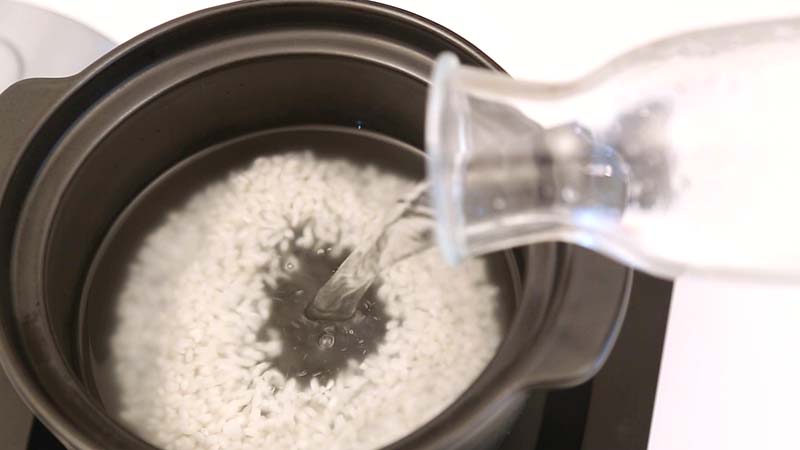 宝宝辅食微课堂 鳕鱼豌豆粥的做法图解2