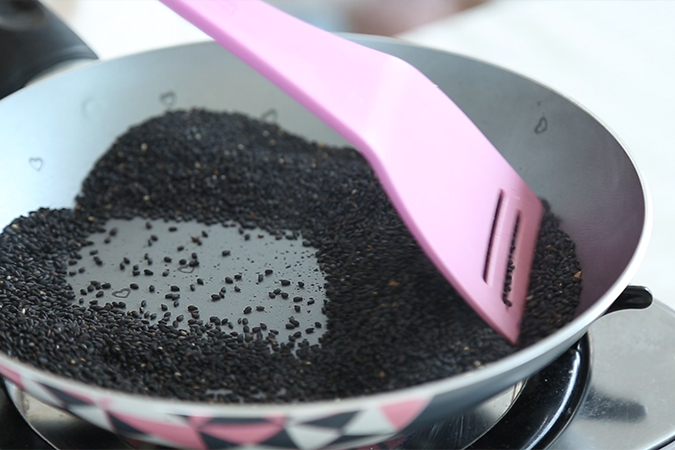 冲泡型芝麻糊 宝宝辅食微课堂的做法图解2