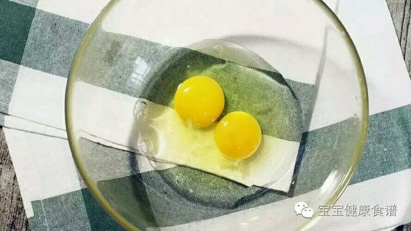 只用一口平底锅就轻松搞定！简易版美味披萨！的做法图解2