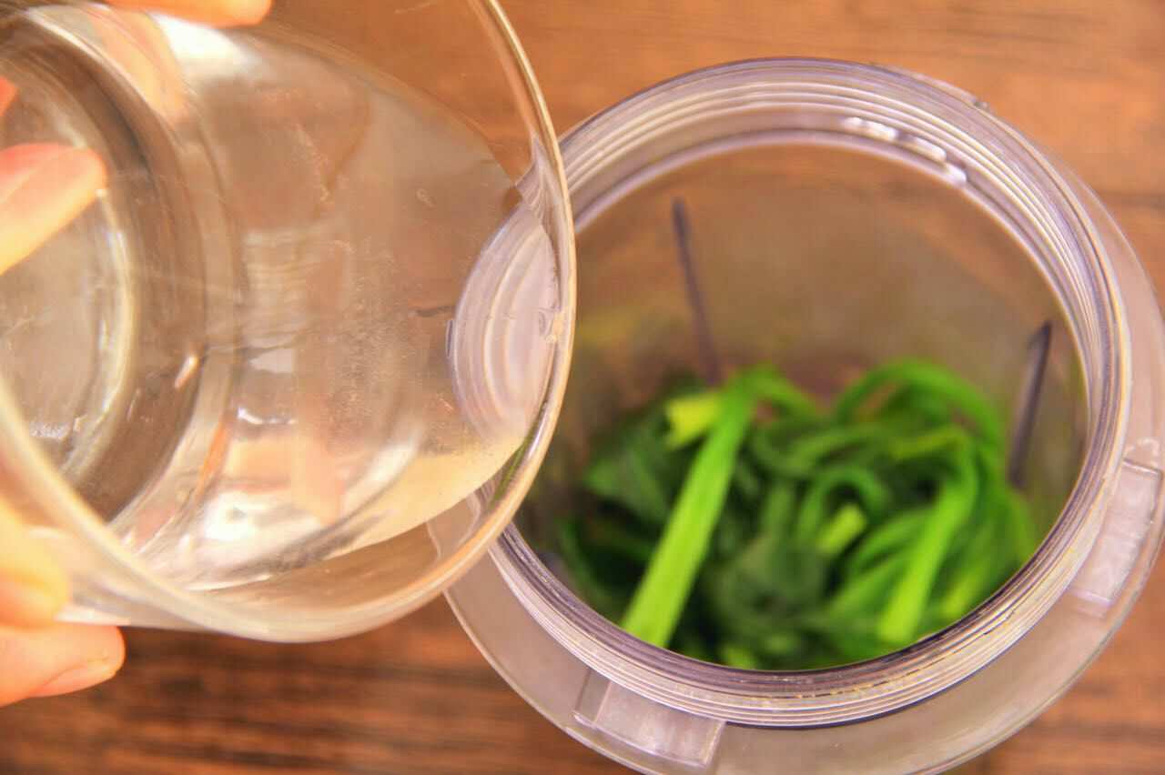 菠菜蛋饼  宝宝健康食谱的做法图解3