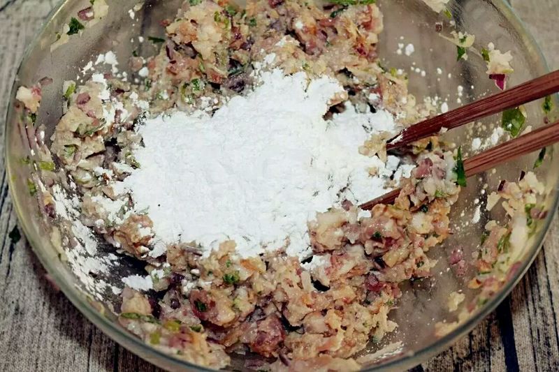 春季提高抵抗力，一定给孩子多吃莲藕！味道超赞的藕香肉饼！的做法图解8