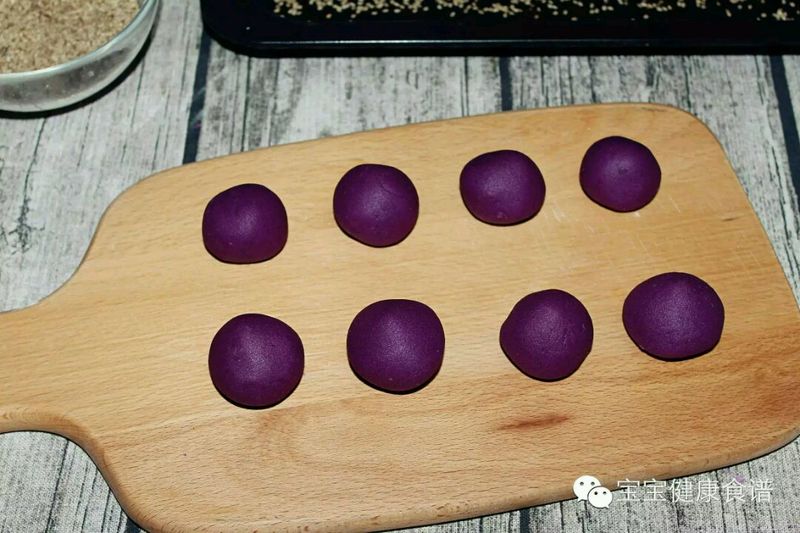 紫薯芝麻小饼 | 软糯清甜，无论大人还是孩子都适合！的做法图解7