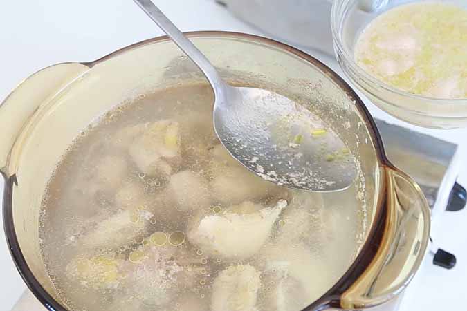 宝宝辅食微课堂  自制鸡肉高汤 不一样的鸡高汤的做法图解6