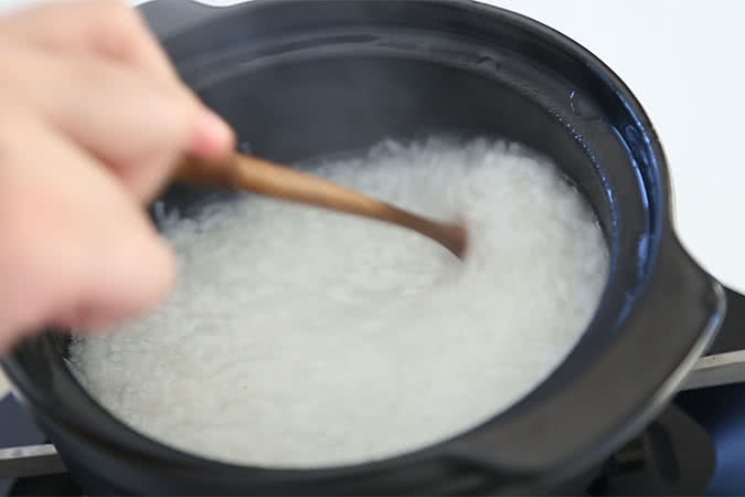 蛋黄青菜糊的做法图解2