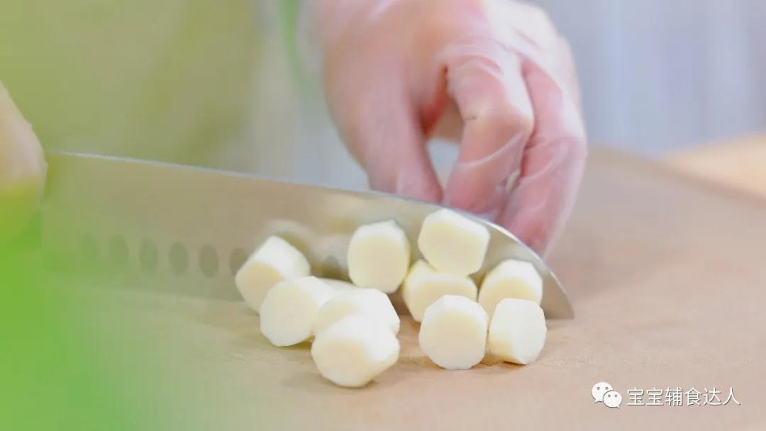 草莓小软饼 宝宝辅食食谱的做法图解2