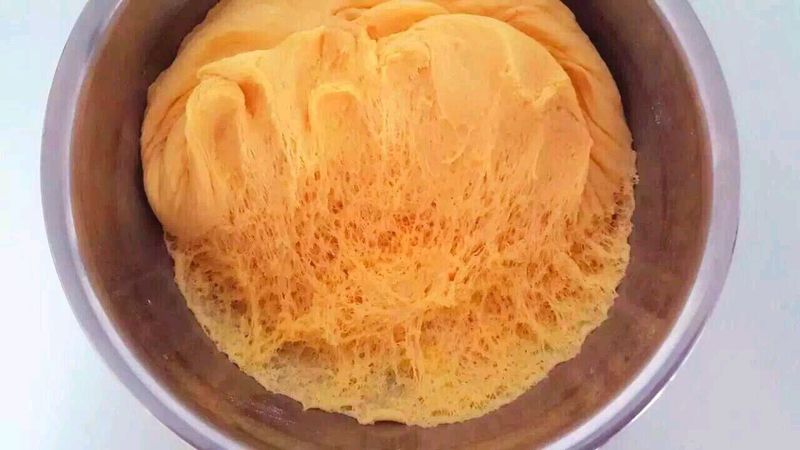 南瓜黑芝麻馒头卷 宝宝健康食谱的做法图解6