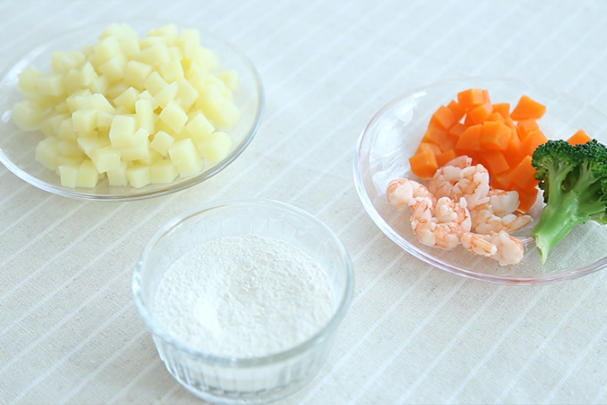 鲜虾蔬菜奶酪饼 宝宝辅食微课堂的做法图解6