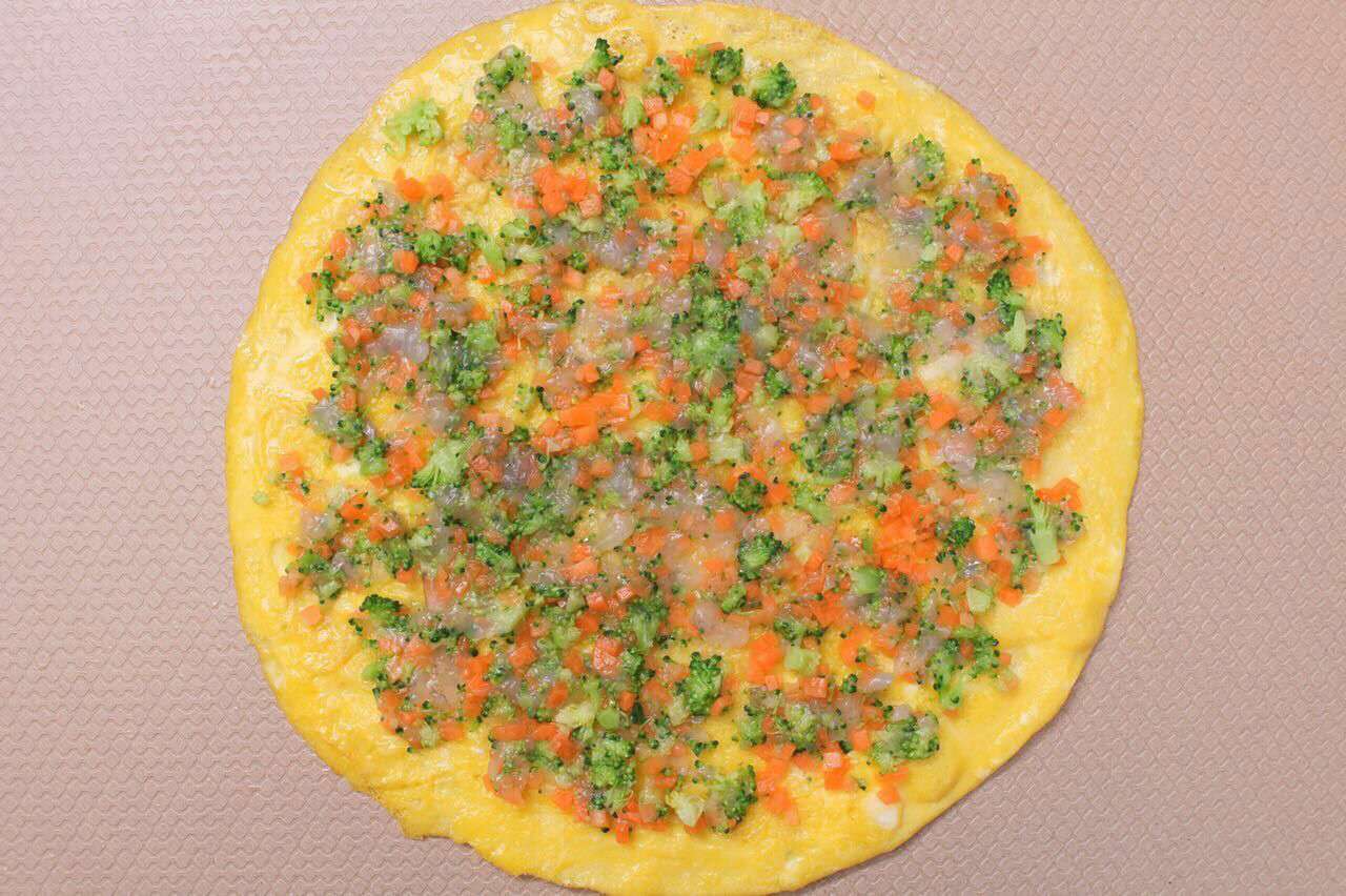西兰花鲜虾蛋卷 宝宝健康食谱的做法图解7