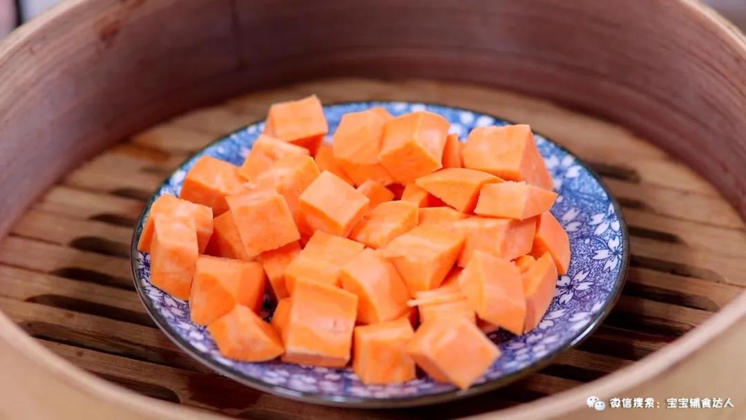 红薯豆沙饼 宝宝辅食食谱的做法图解2