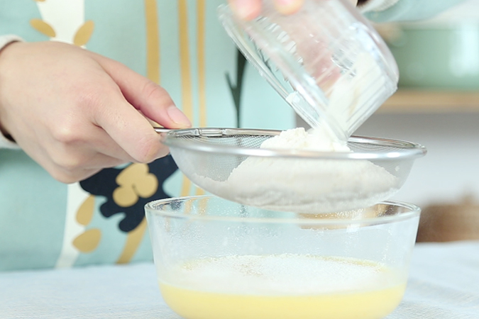 香蕉奶香松饼 宝宝辅食微课堂的做法图解3
