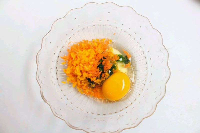 蔬菜鸡蛋饼的做法图解3