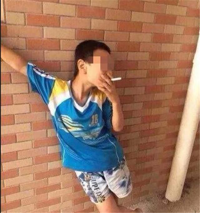 8年前,那个一天抽40根烟的2岁"老烟枪",如今10岁怎样了?