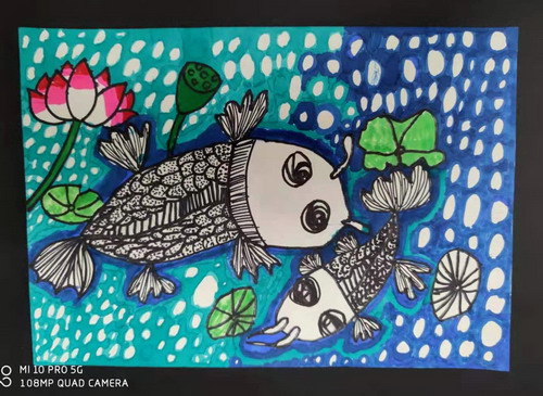 鱼儿水中游画画作品