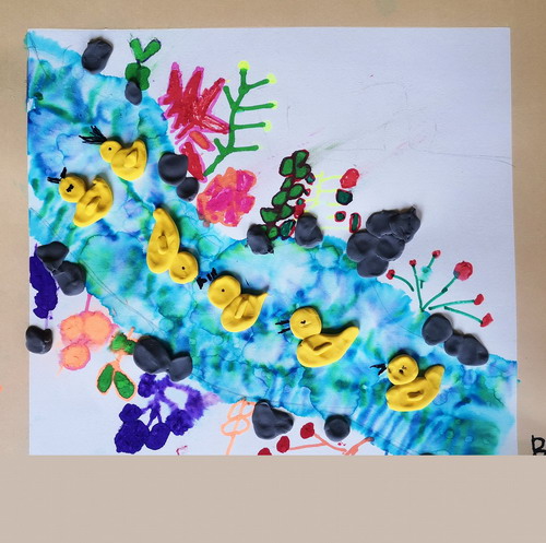 游过一群鸭儿童绘画获奖