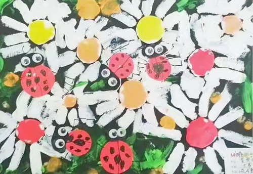 花与瓢虫创意画简单好看