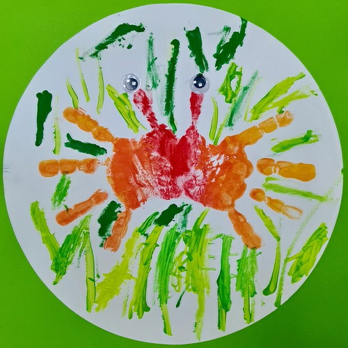 手掌印螃蟹儿童画一等奖