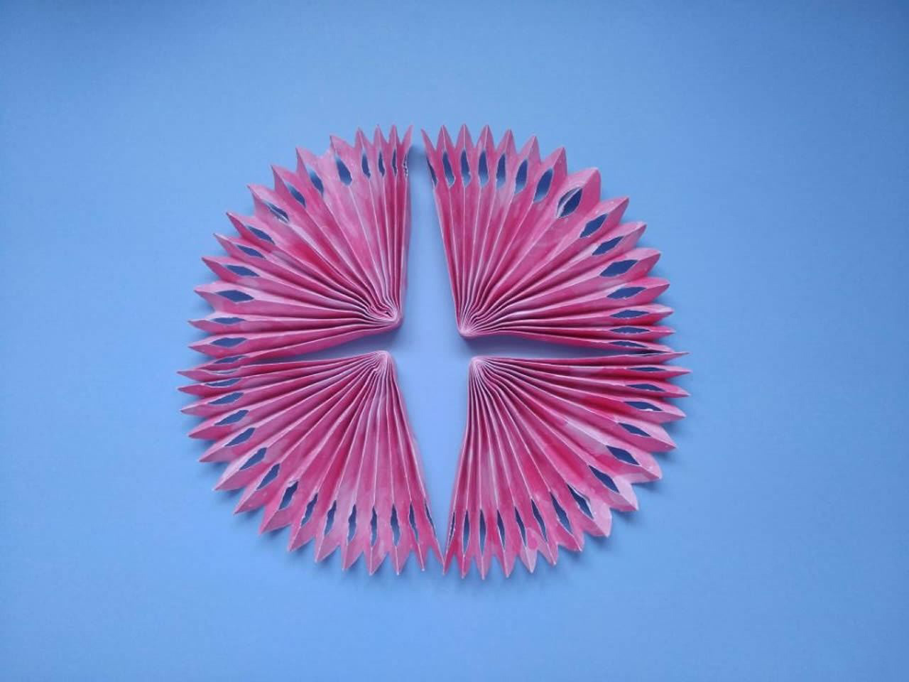 折一把美丽的圆形扇子，只需要简单几步~