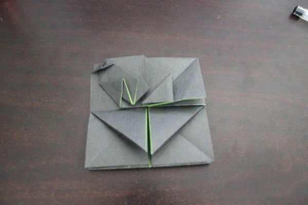 一款很有创意的耐克标志折纸图文教程