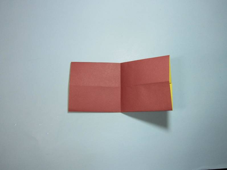 简易的手机支架的DIY折法图解